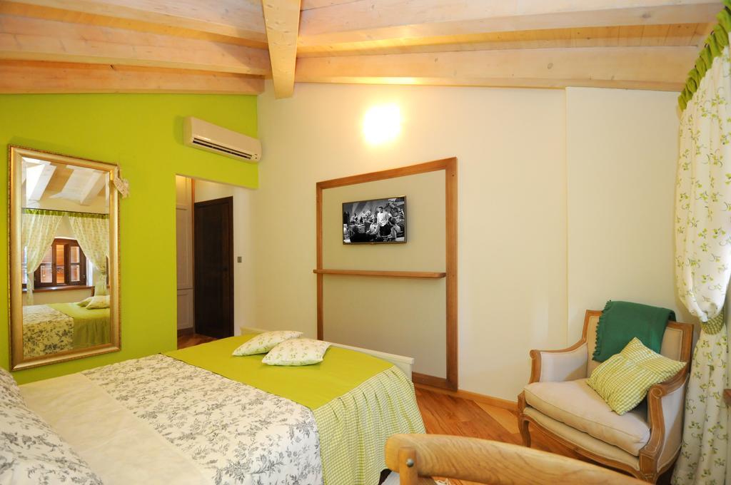 Bed & Breakfast Korta Gira Buici  Chambre photo
