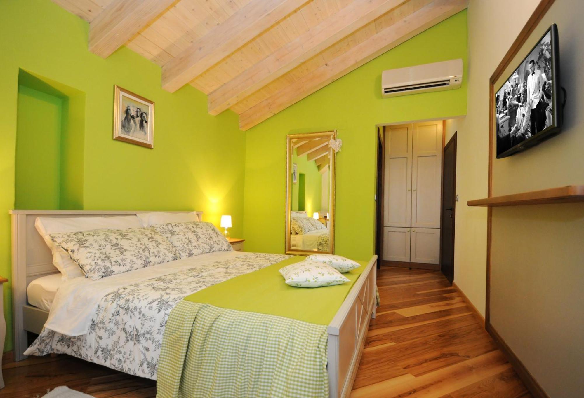 Bed & Breakfast Korta Gira Buici  Chambre photo